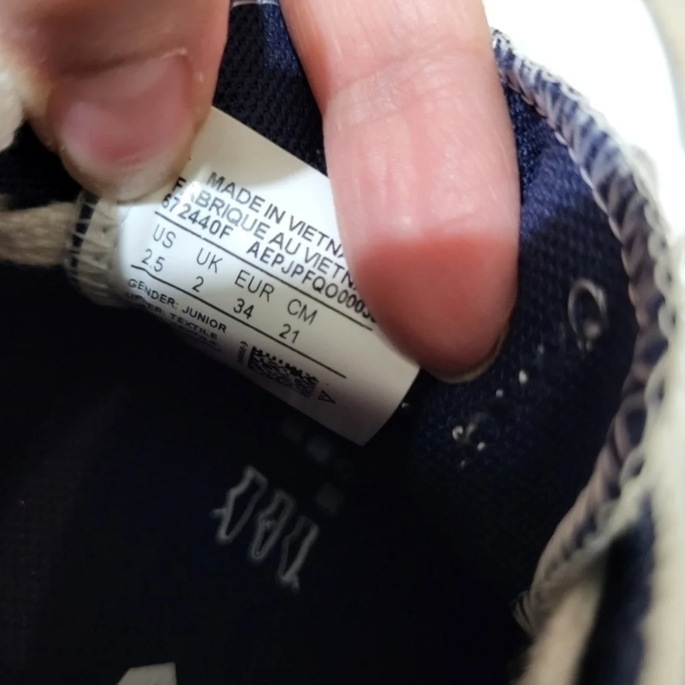 Converse Kids White and Orange Graphic/Camp Sneakers Size 2.5‎